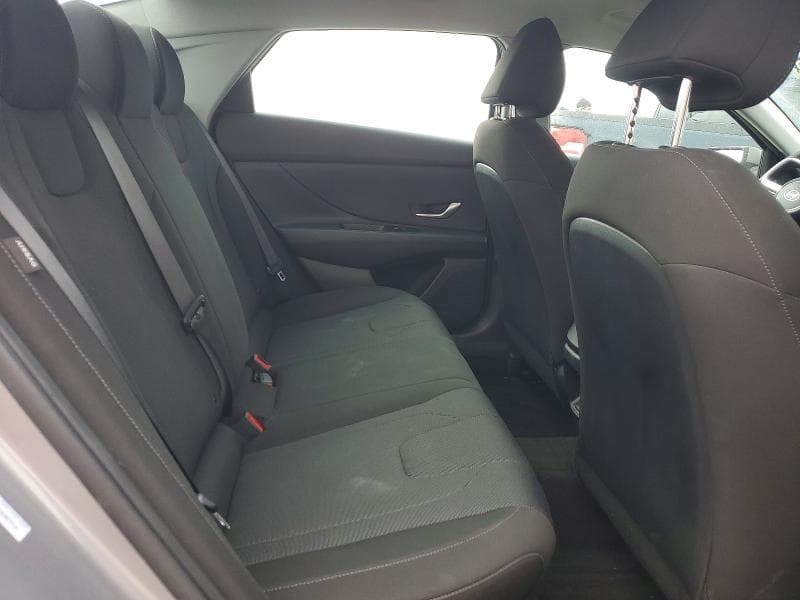 2025 HYUNDAI ELANTRA SE 10