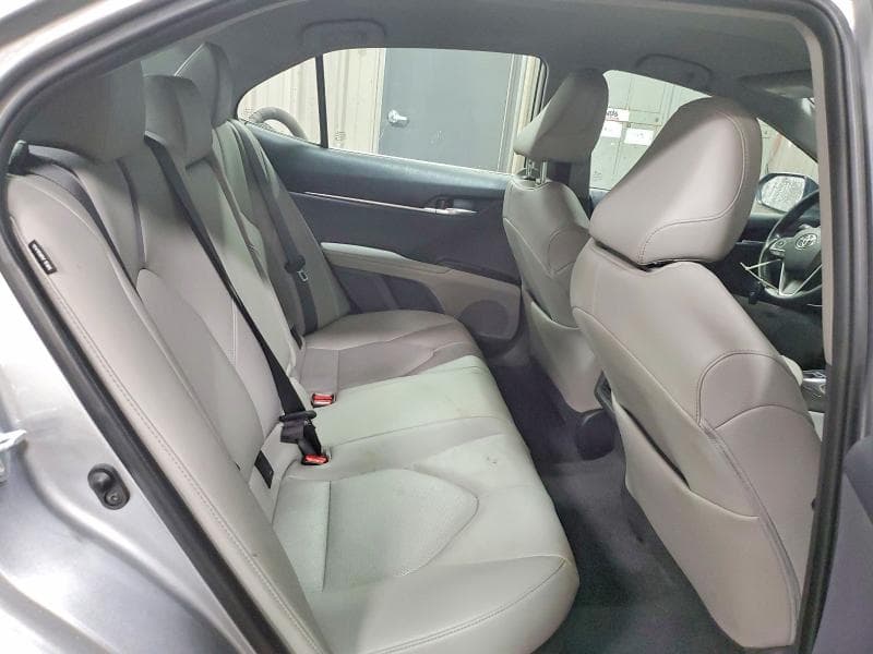 2022 TOYOTA CAMRY XLE 10