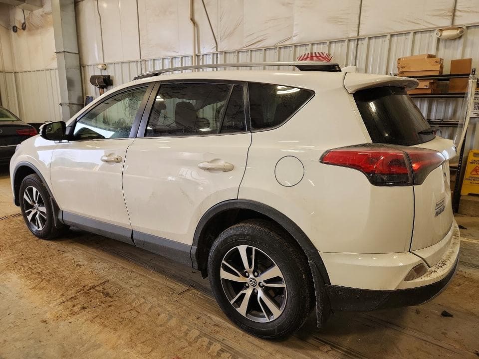 2017 TOYOTA RAV4 XLE 2
