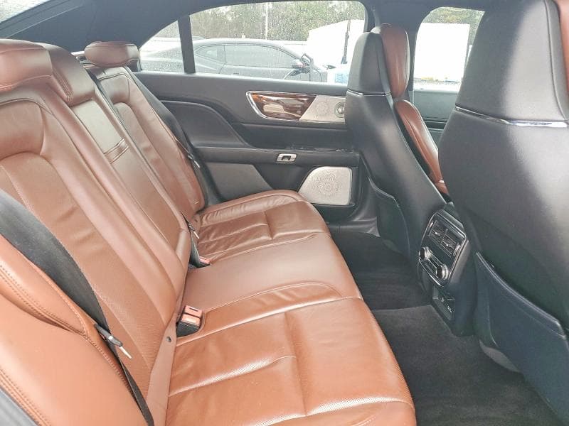 2018 LINCOLN CONTINENTAL RESERVE 10