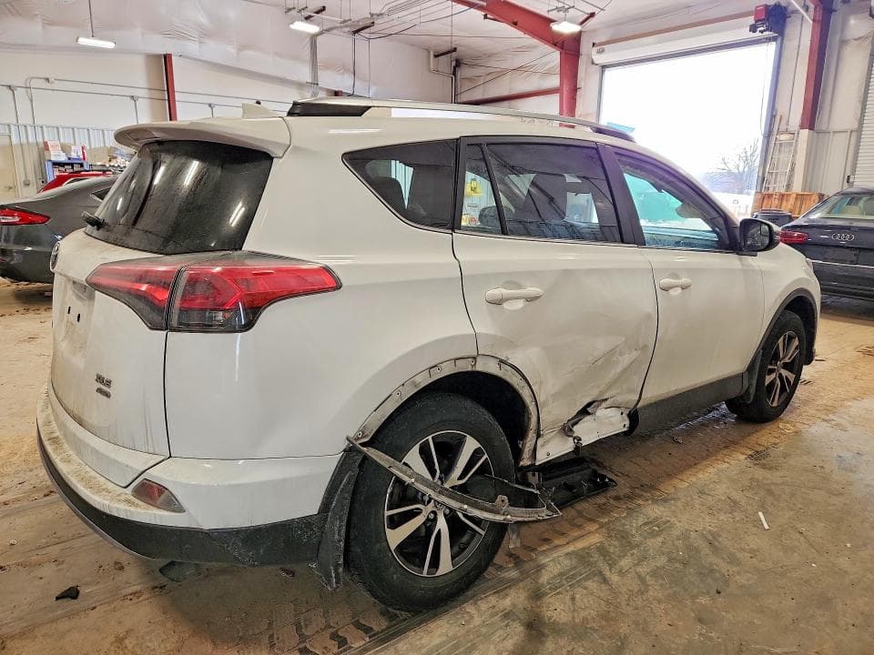 2017 TOYOTA RAV4 XLE 3