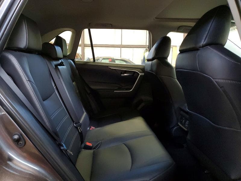 2025 TOYOTA RAV4 XLE 11