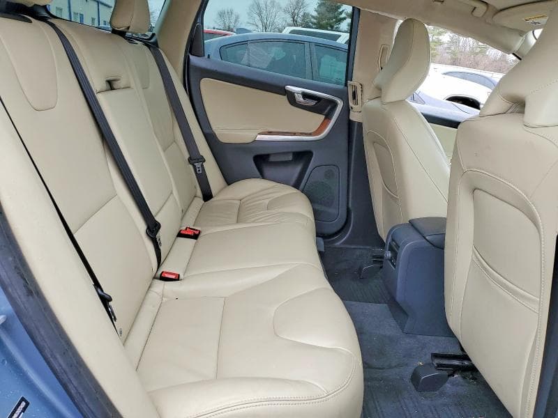 2017 VOLVO XC60 T5 INSCRIPTION 10