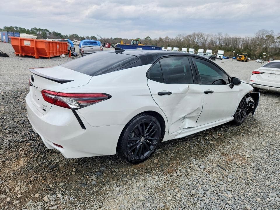 2022 TOYOTA CAMRY XSE 3