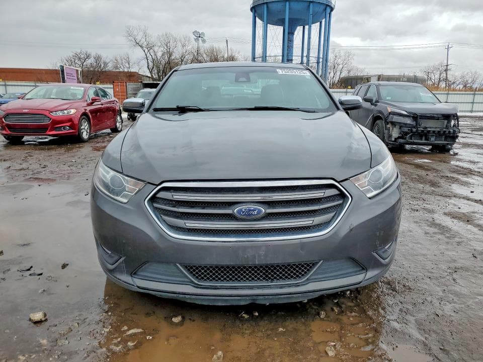 2019 FORD TAURUS LIMITED 5