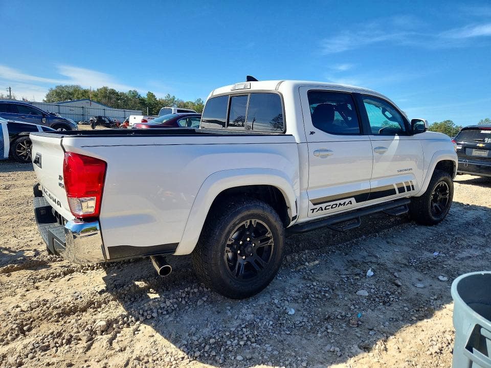 2017 TOYOTA TACOMA SR5 V6 3