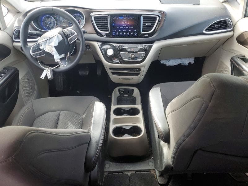2017 CHRYSLER PACIFICA TOURING 8