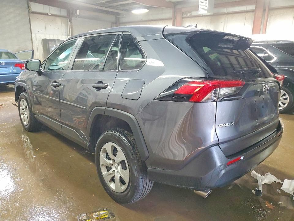 2022 TOYOTA RAV4 LE 2