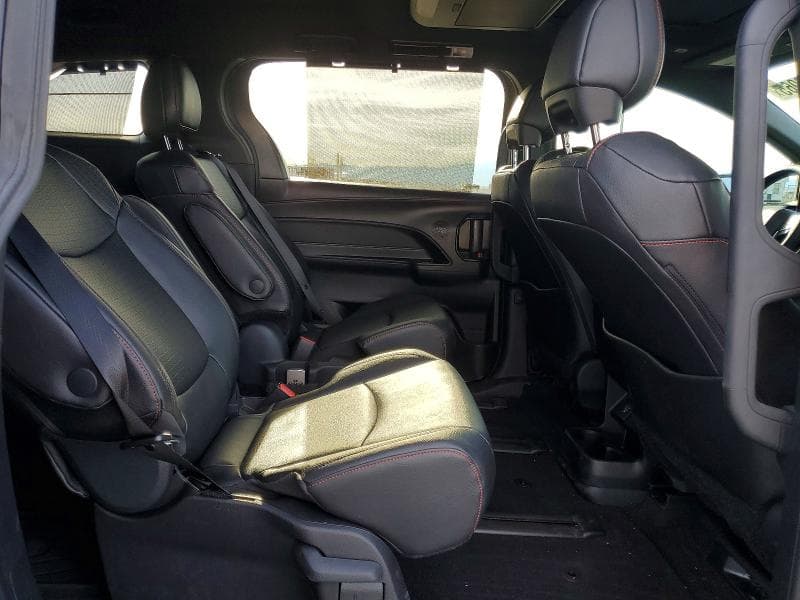 2026 TOYOTA SIENNA XSE 11