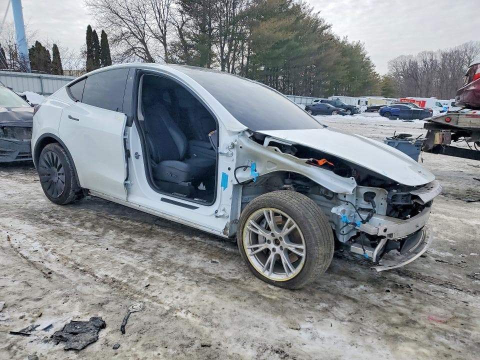 2021 TESLA MODEL Y 4