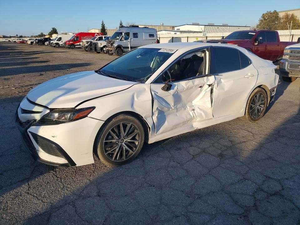 2021 TOYOTA CAMRY SE - 1