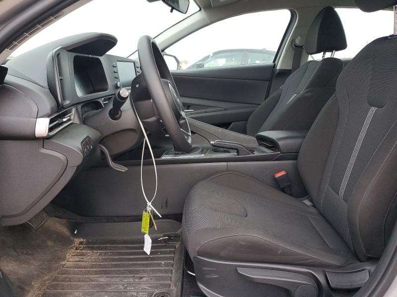 2025 HYUNDAI ELANTRA SE 7