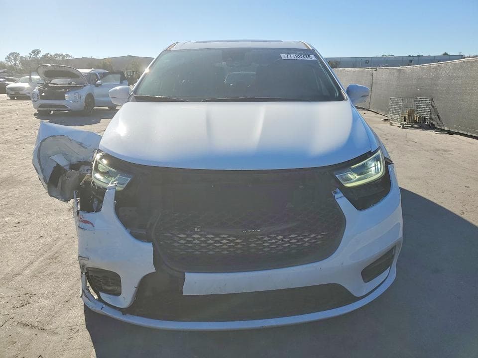 2022 CHRYSLER PACIFICA HYBRID LIMITED 5