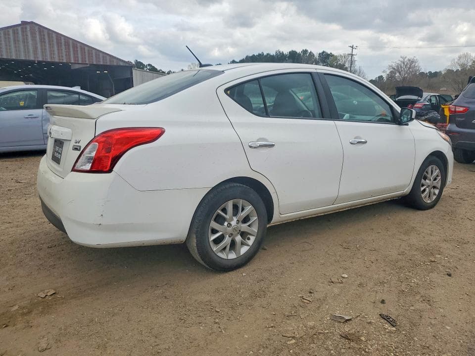 2018 NISSAN VERSA S 3
