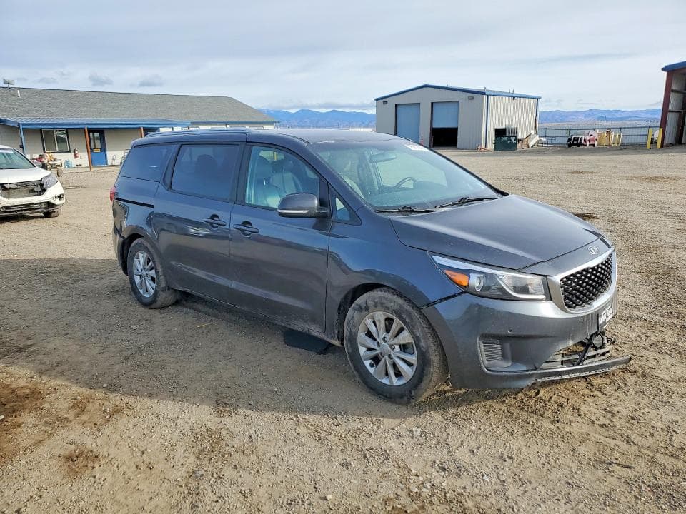 2017 KIA SEDONA LX 4
