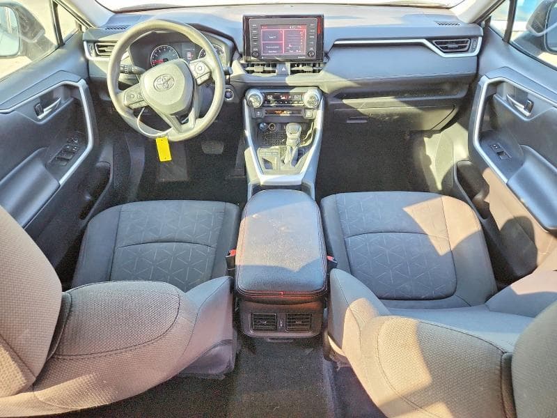 2021 TOYOTA RAV4 XLE 8