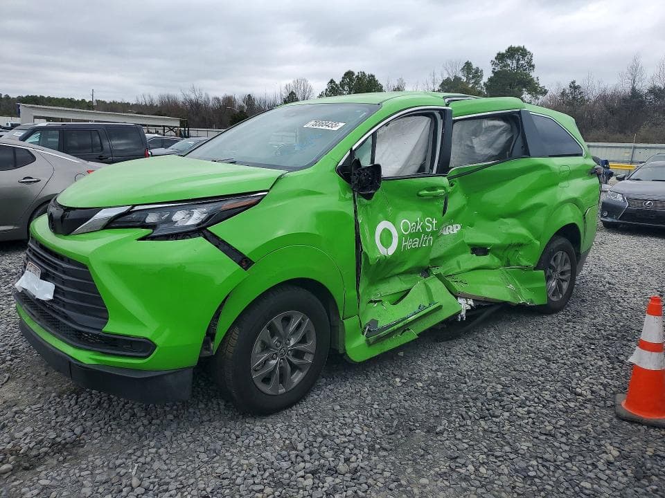 2024 TOYOTA SIENNA - 1