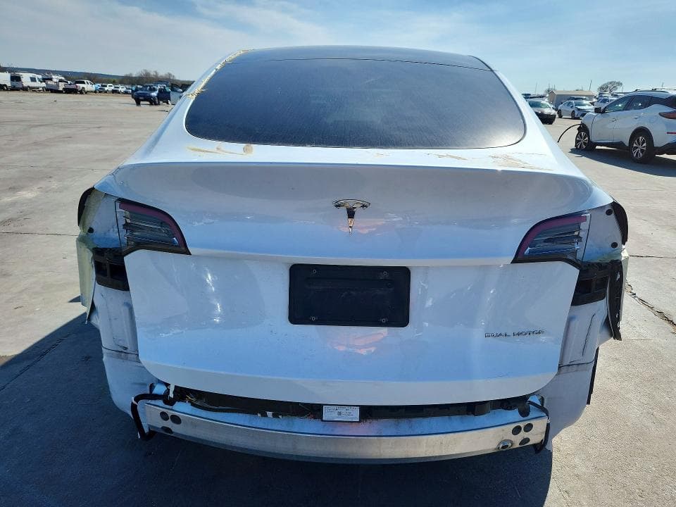 2023 TESLA MODEL Y 6