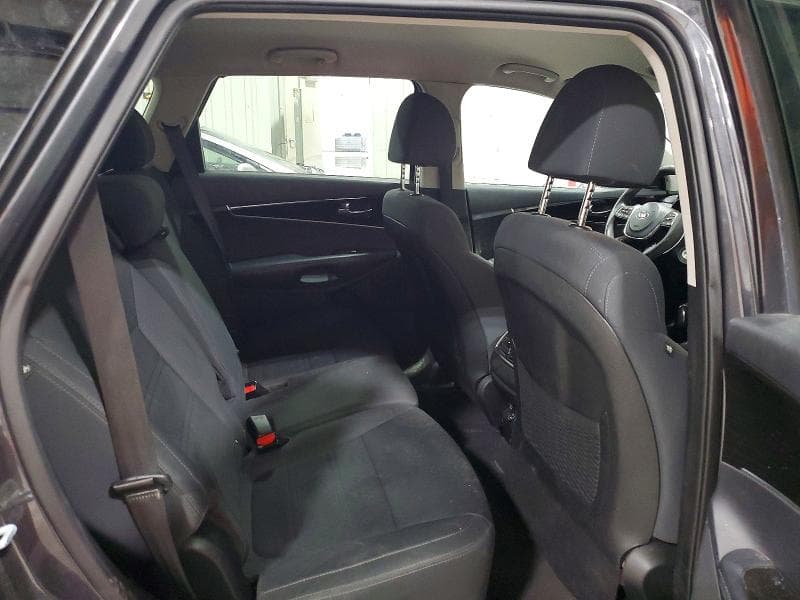 2019 KIA SORENTO LX 11