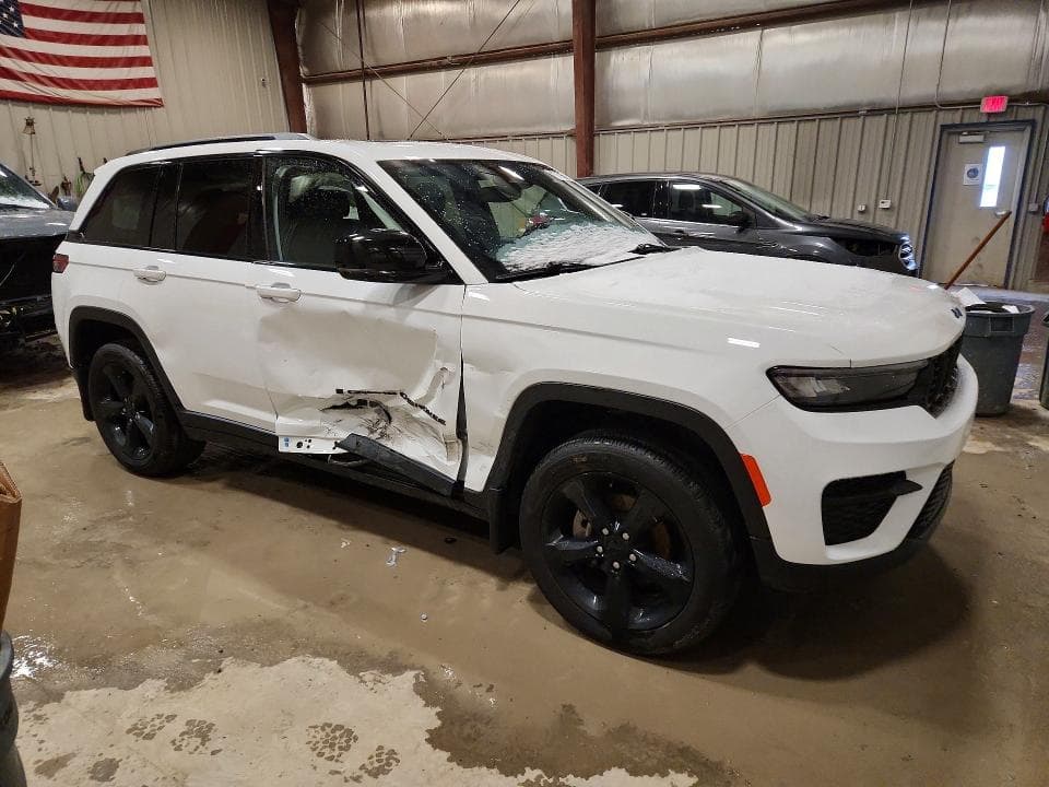 2023 JEEP GRAND CHEROKEE LAREDO 4