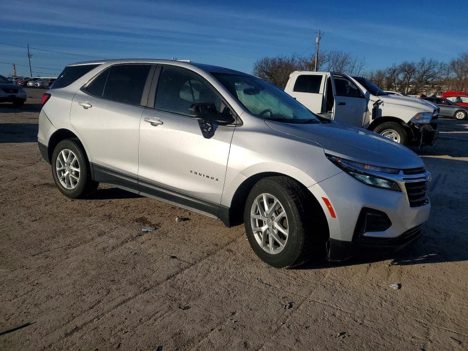 2022 CHEVROLET EQUINOX LS 4