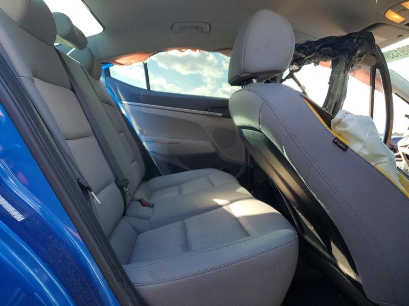 2017 HYUNDAI ELANTRA SE 10