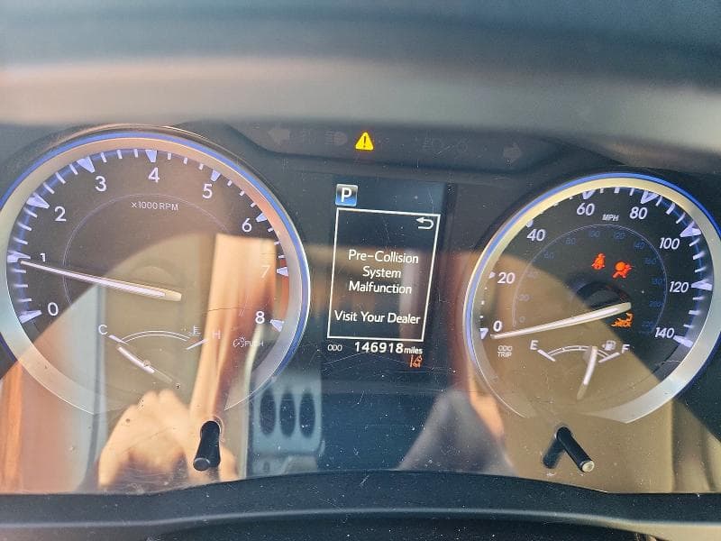 2018 TOYOTA HIGHLANDER SE 9