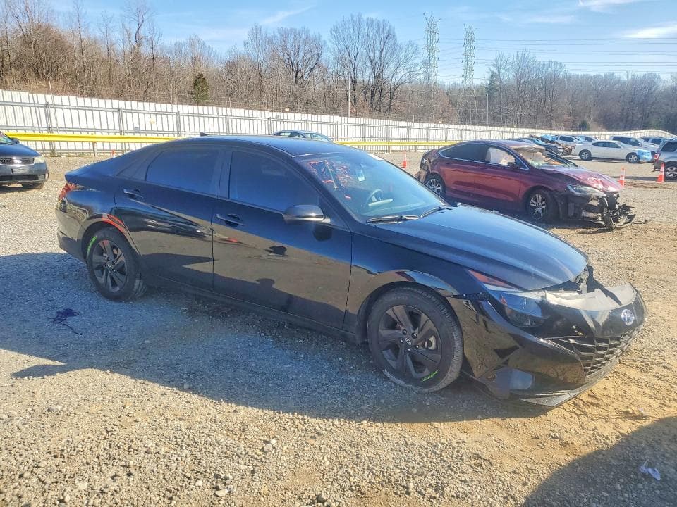 2023 HYUNDAI ELANTRA SEL 4