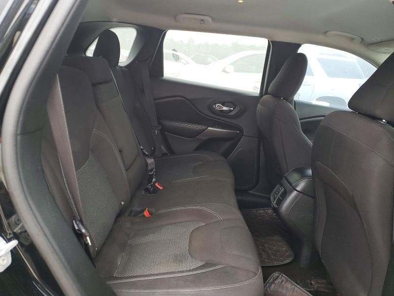 2019 JEEP CHEROKEE LATITUDE 11