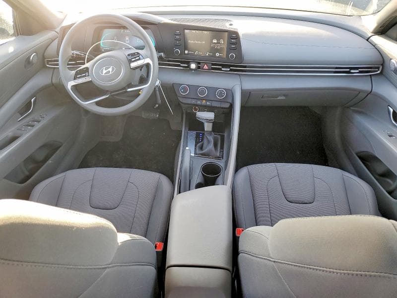 2024 HYUNDAI ELANTRA SE 8