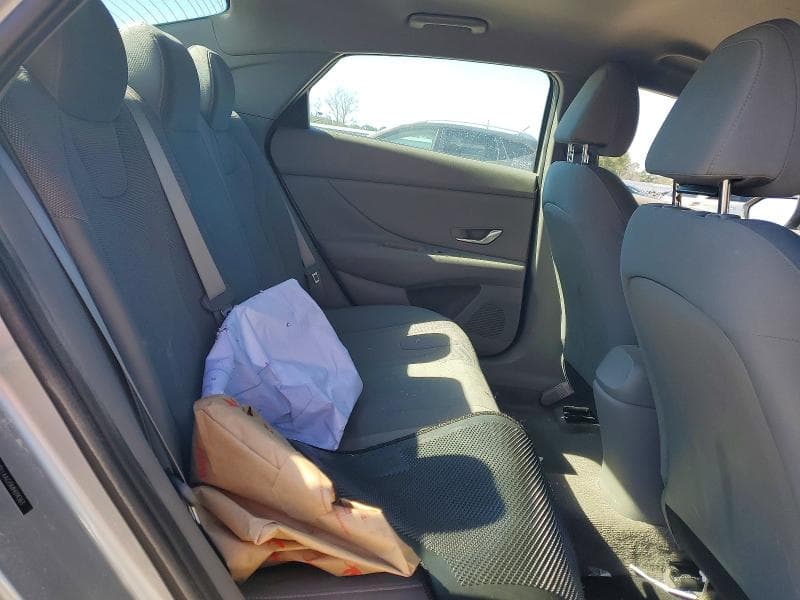 2021 HYUNDAI ELANTRA SE 10