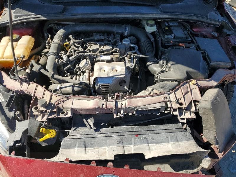 2017 FORD FOCUS SE 11
