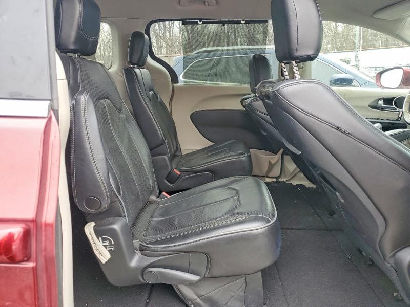 2018 CHRYSLER PACIFICA LIMITED 11