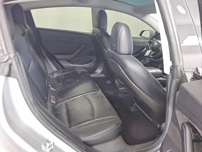 2018 TESLA MODEL 3 10