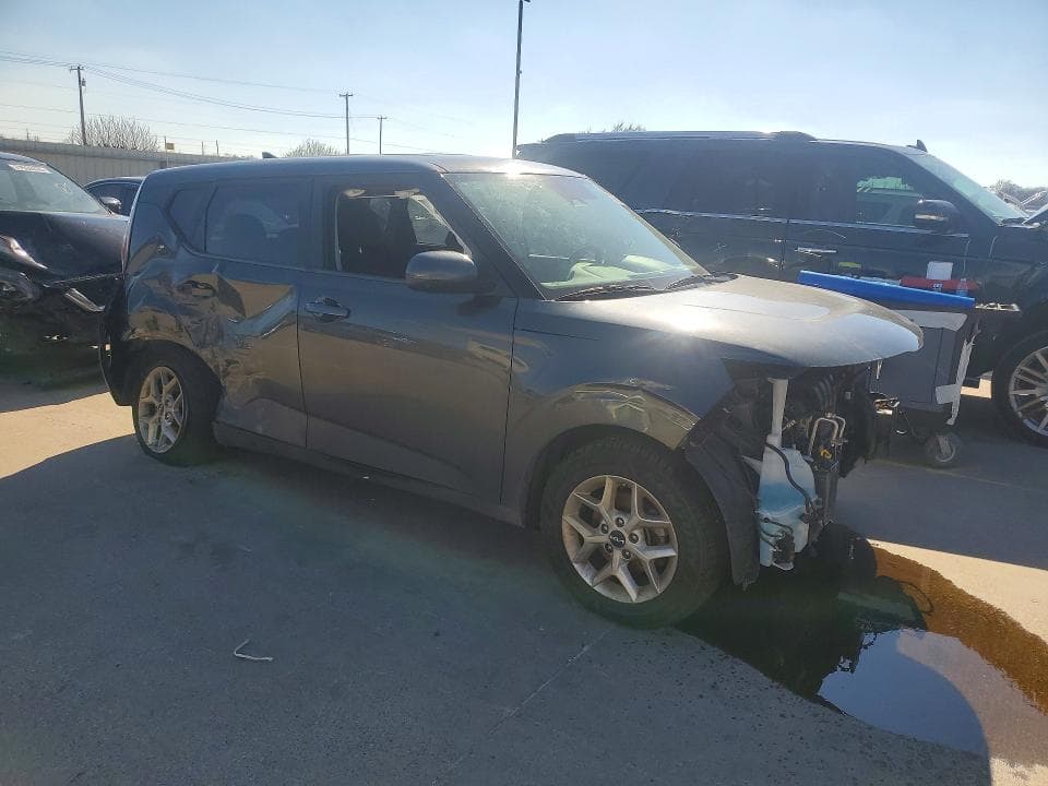 2023 KIA SOUL LX 4