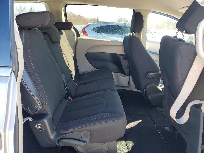 2017 CHRYSLER PACIFICA TOURING 11