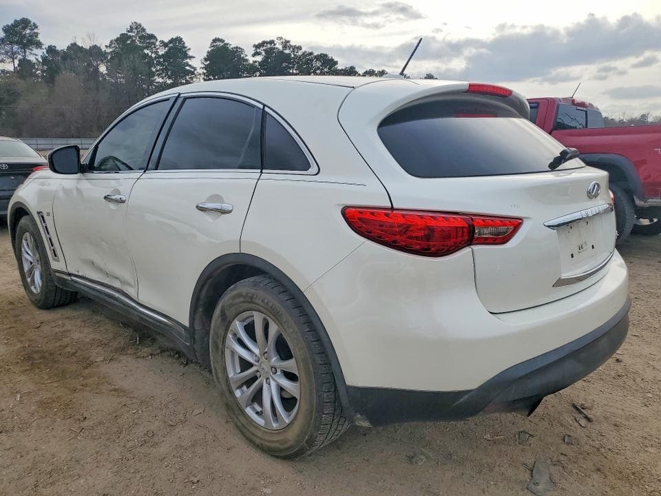 2017 INFINITI QX70 2