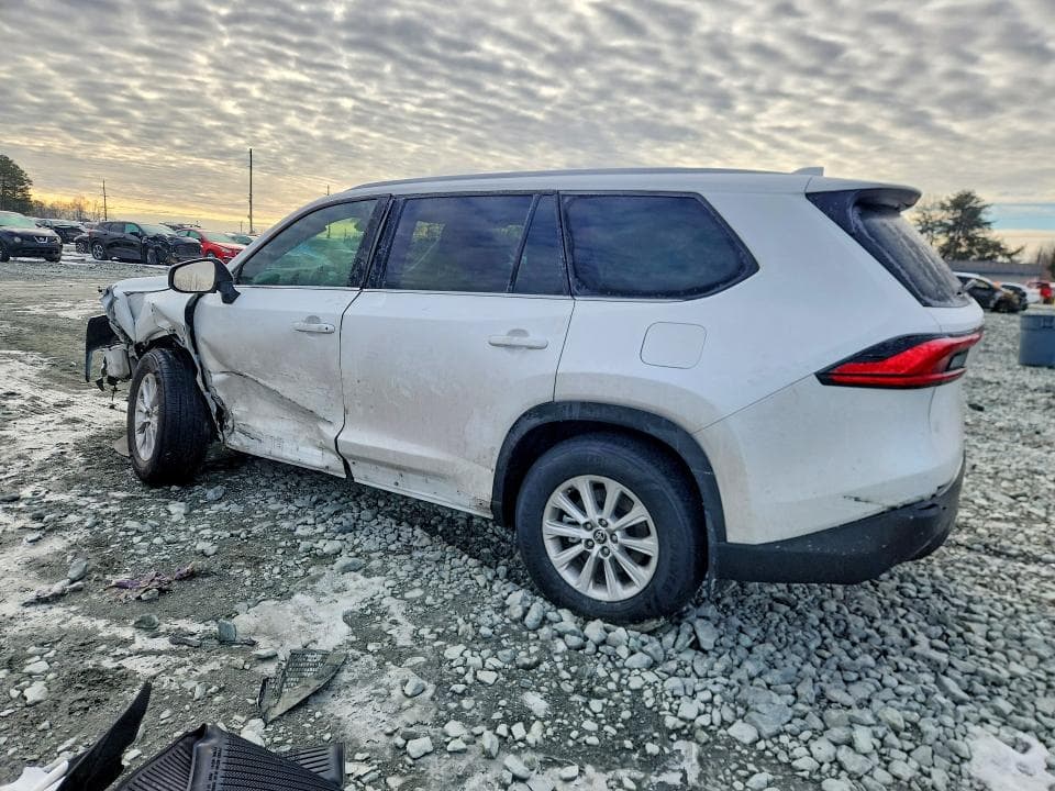 2024 TOYOTA GRAND HIGHLANDER XLE 2