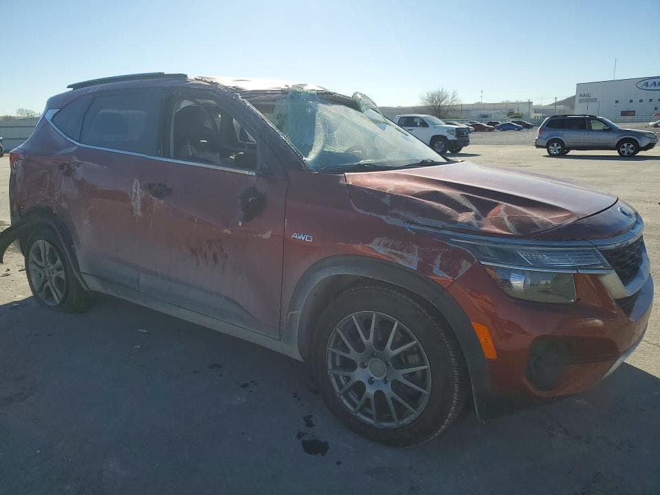 2021 KIA SELTOS S 4