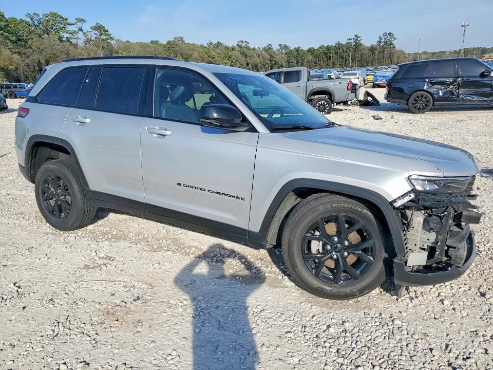 2025 JEEP GRAND CHEROKEE LAREDO 4