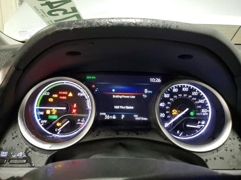 2022 TOYOTA CAMRY XLE 9
