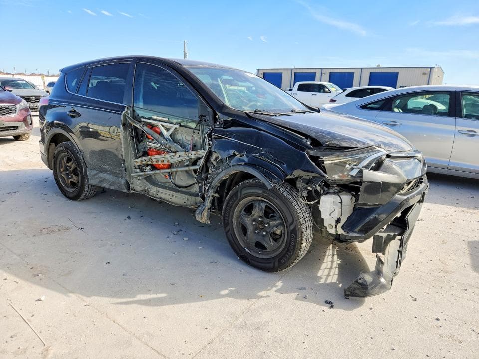 2018 TOYOTA RAV4 LE 4