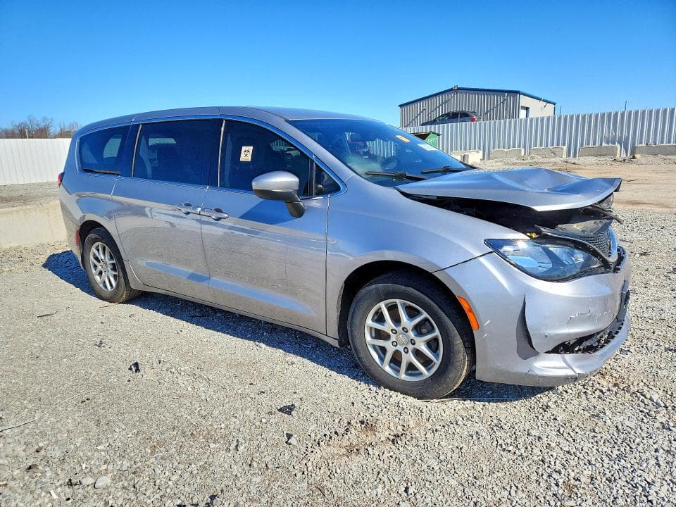 2018 CHRYSLER PACIFICA LX 4