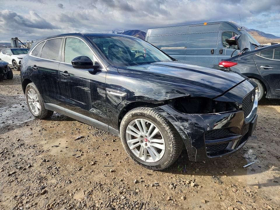 2017 JAGUAR F-PACE PRESTIGE 4