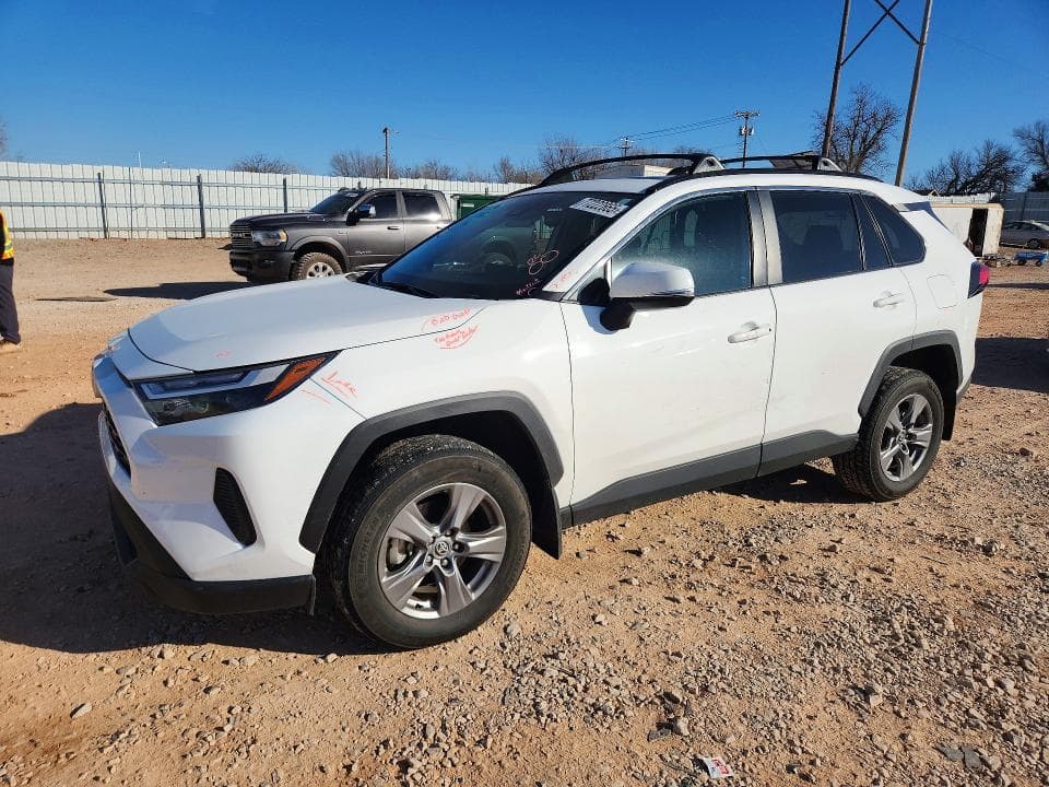 2024 TOYOTA RAV4 XLE - 1