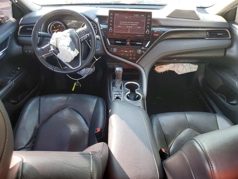 2021 TOYOTA CAMRY HYBRID XLE 8