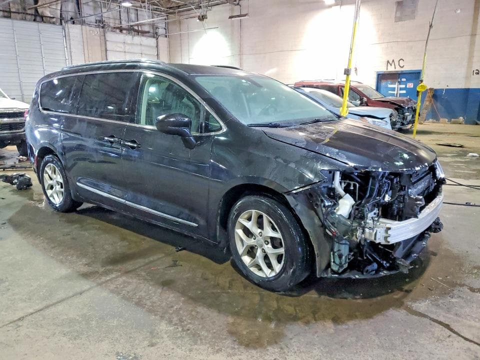 2017 CHRYSLER PACIFICA TOURING L PLUS 4