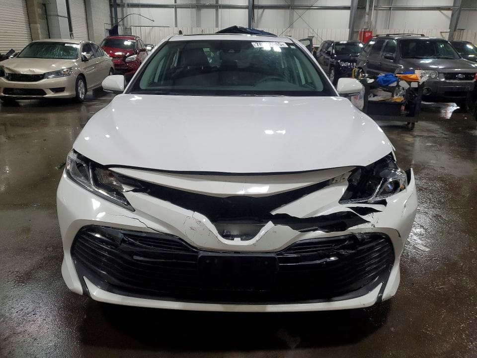 2019 TOYOTA CAMRY HYBRID LE 5
