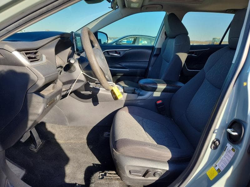 2021 TOYOTA RAV4 XLE 7