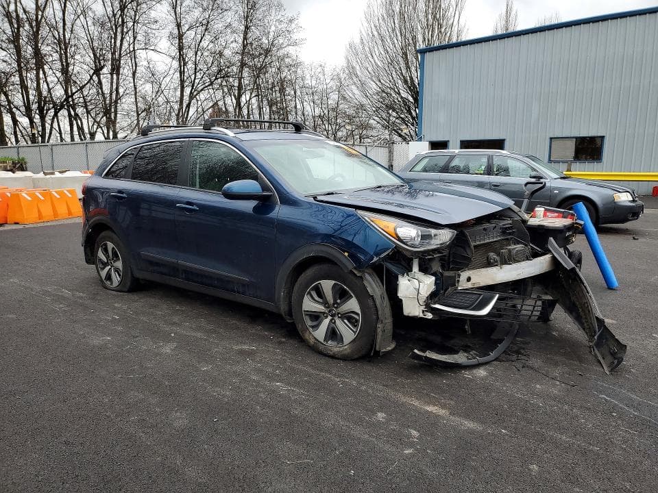 2018 KIA NIRO LX 4